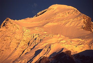 Cho Oyu i solnedgangen. Bildet er tatt fra ABC. Klikk på bildet for større format! Cho+Oyu+i+solnedgangen.+Bildet+er+tatt+fra+ABC.+Klikk+p%E5+bildet+for+st%F8rre+format%21